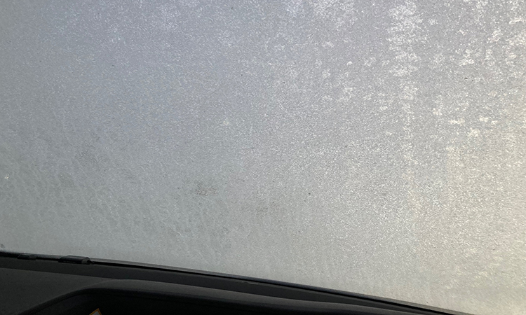 零度切り車凍る今朝