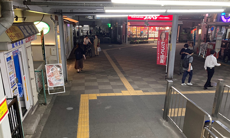 駅頭 ＠ 西八王子駅 (夜)